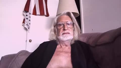 AlphaUniform online show from September 17, 2025, 6:20 pm