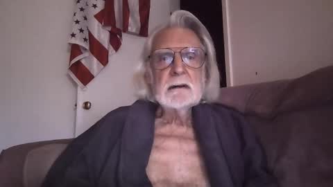 Snapshot of alphauniform chatting on May 23, 2026, 4:11 pm AlphaUniform online show from May 23, 2026, 4:11 pm