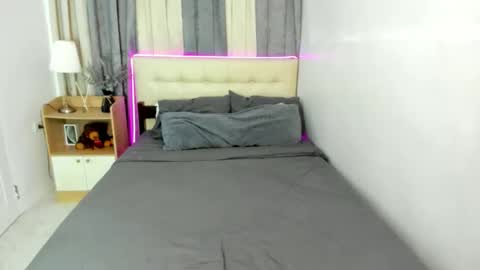 Andrea online show from November 13, 2025, 6:07 pm