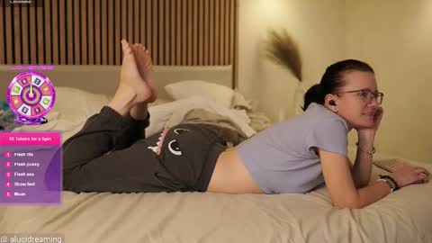 Snapshot of alucidreaming chatting on September 18, 2025, 9:06 pm Lucid Dreaming online show from September 18, 2025, 9:06 pm