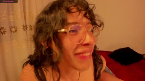 Snapshot of aluna_0310 chatting on January 8, 2025, 11:52 pm . . online show from January 8, 2025, 11:52 pm