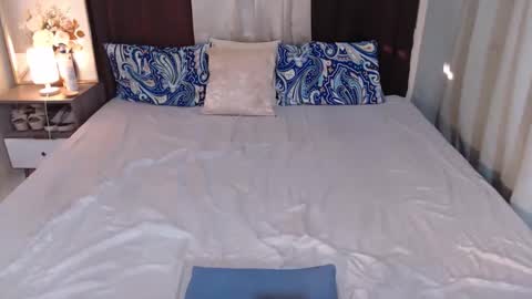 aluxekristine online show from April 16, 2026, 8:59 am