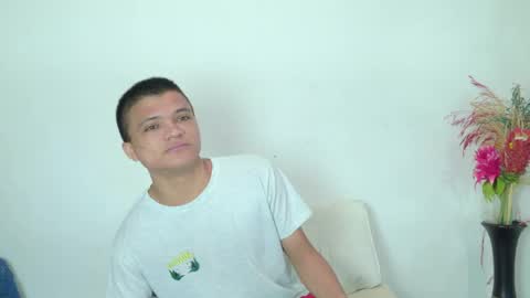 Snapshot of aly_n_sebas chatting on April 22, 2026, 2:03 am aly_n_sebas online show from April 22, 2026, 2:03 am