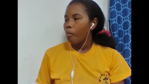 alydie7 online show from April 22, 2026, 6:53 pm