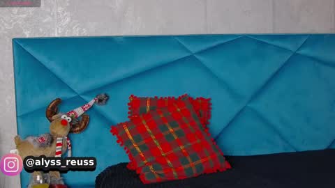 Alyse online show from February 17, 2025, 11:20 pm