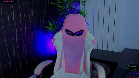 Alyse online show from October 31, 2025, 7:37 pm