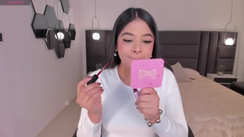 Aly  online show from November 11, 2025, 11:32 am