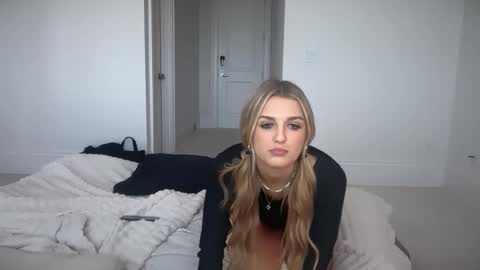 alyssastonee online show from September 28, 2025, 9:31 pm