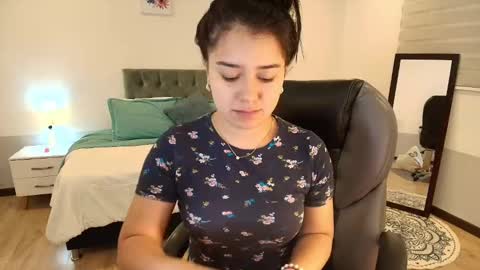 Snapshot of alyssia_wolds_1 chatting on February 6, 2025, 12:26 pm alyssia wolds online show from February 6, 2025, 12:26 pm