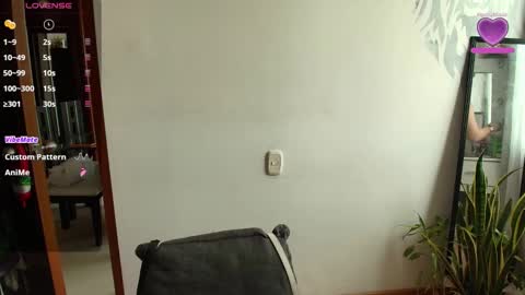 Snapshot of alyssia_wolds_1 chatting on October 6, 2025, 12:35 pm alyssia wolds online show from October 6, 2025, 12:35 pm