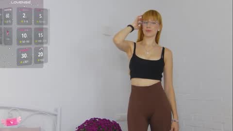 Snapshot of alyxkinski chatting on November 8, 2025, 3:34 pm Alyx online show from November 8, 2025, 3:34 pm