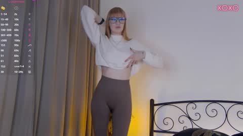 Snapshot of alyxkinski chatting on November 18, 2025, 2:10 pm Alyx online show from November 18, 2025, 2:10 pm