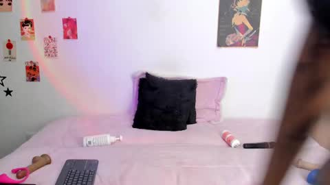 Snapshot of alyxroses chatting on March 8, 2025, 1:28 am    online show from March 8, 2025, 1:28 am