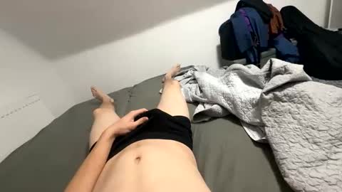 alzuhki975150 online show from March 8, 2026, 10:35 pm