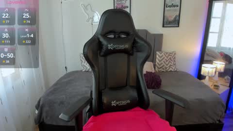 Hi Im AmaiaHelp me reach 100 likes online show from September 13, 2025, 8:30 pm