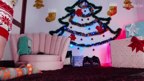 Amai  Sinclair  online show from December 24, 2024, 5:05 am