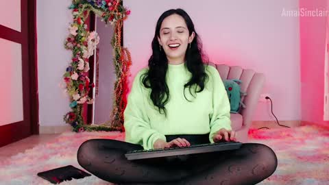 Amai  Sinclair  online show from February 2, 2025, 12:13 pm