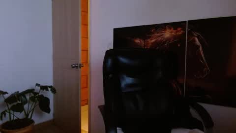 AMALIA online show from March 16, 2026, 8:02 pm