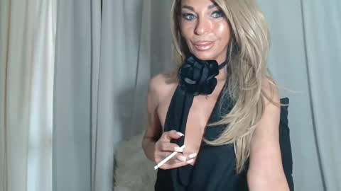 Snapshot of amanda0803 chatting on February 14, 2025, 9:24 am Angel or Demon online show from February 14, 2025, 9:24 am