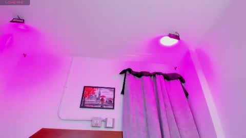 amanda29_ online show from July 6, 2026, 7:05 pm