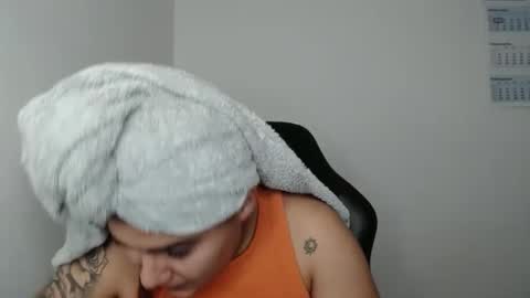 The queen of the biceps  online show from March 6, 2025, 6:59 pm