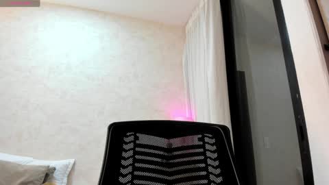 Snapshot of amanda_26 chatting on February 6, 2025, 2:00 am Luisa online show from February 6, 2025, 2:00 am