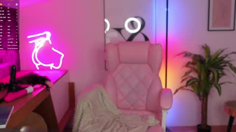 Amanda  fox online show from February 7, 2025, 11:12 am