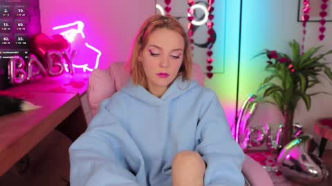 Amanda  fox online show from February 14, 2025, 6:19 pm