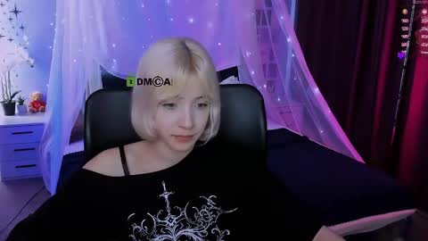 amanda_dark_ online show from May 1, 2026, 8:52 am