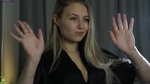     online show from November 5, 2025, 7:25 pm