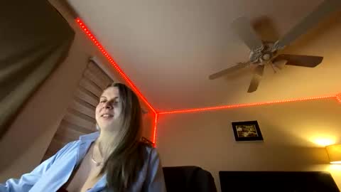 Snapshot of amandainbloom chatting on April 16, 2026, 4:13 am Amanda online show from April 16, 2026, 4:13 am