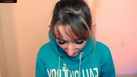 Amanda online show from November 11, 2025, 9:42 am