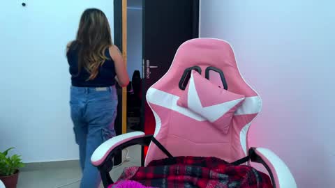 Snapshot of amandhaaa chatting on May 18, 2026, 1:17 pm Amandha online show from May 18, 2026, 1:17 pm