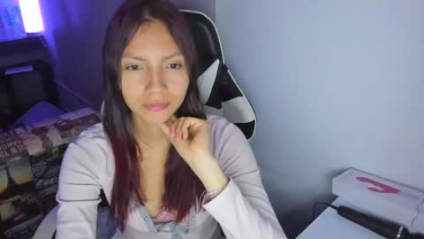 Snapshot of amara_22_ chatting on July 3, 2026, 3:57 am Liz online show from July 3, 2026, 3:57 am