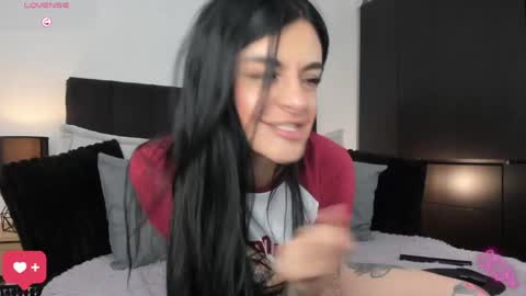 Snapshot of amarae chatting on April 24, 2026, 10:34 pm Amara online show from April 24, 2026, 10:34 pm