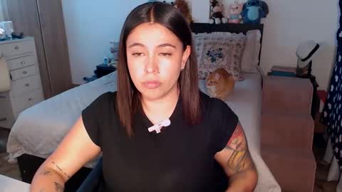 Snapshot of amarat_jolie chatting on May 5, 2026, 3:36 am Mila online show from May 5, 2026, 3:36 am