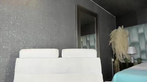 Emily online show from September 12, 2025, 11:54 am