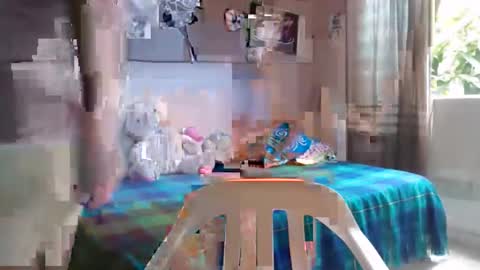 amaris_c online show from October 5, 2025, 12:03 pm