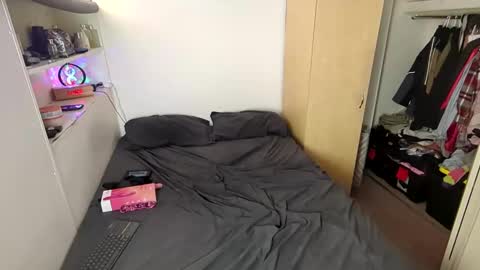 Kissra online show from February 8, 2025, 5:08 pm