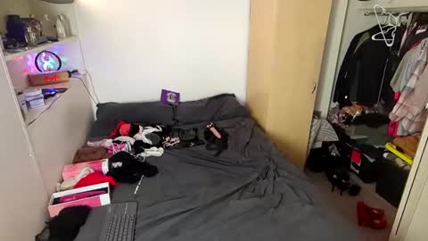 Kissra online show from February 17, 2025, 10:36 pm