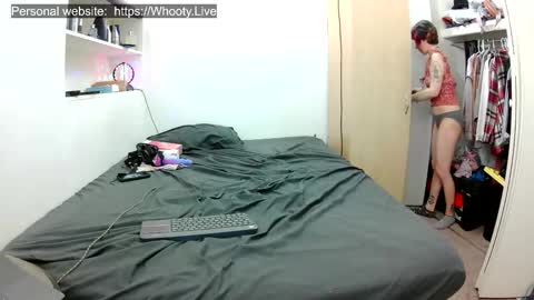 Kissra online show from November 18, 2025, 11:37 pm