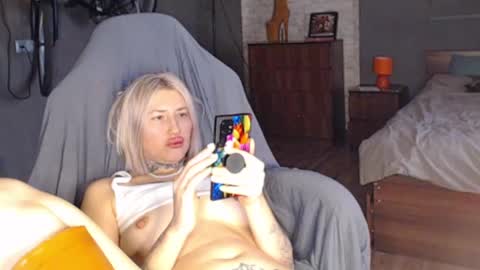 Snapshot of amayamalina chatting on December 15, 2024, 10:18 am Malina online show from December 15, 2024, 10:18 am