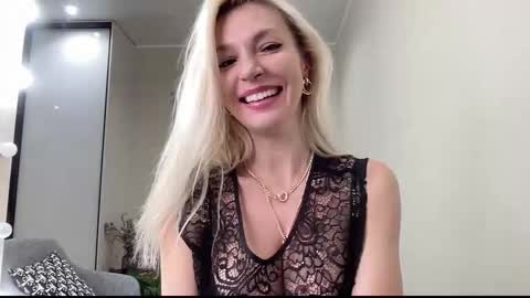 Kelly online show from November 9, 2025, 8:45 am