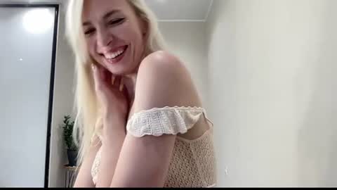 Kelly online show from June 20, 2026, 7:55 am