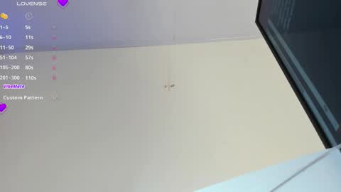   online show from October 18, 2025, 6:41 pm