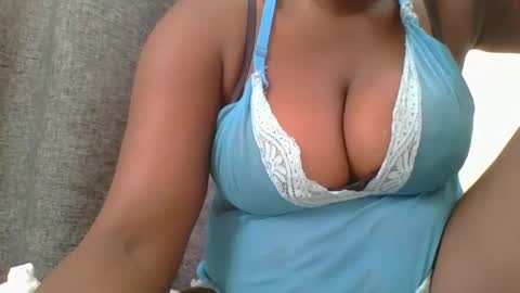 Mia online show from December 20, 2024, 2:16 pm