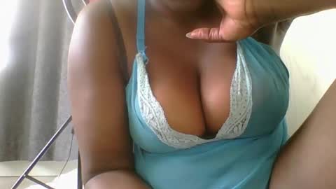 Mia online show from February 4, 2025, 9:49 am