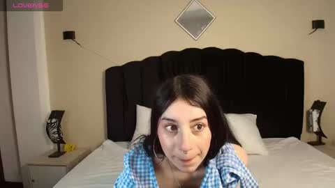 Ambar Ross online show from October 8, 2025, 1:20 pm