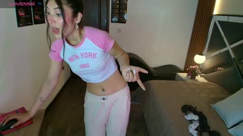 Ambar Ross online show from May 22, 2026, 2:01 pm