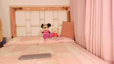 Snapshot of ambarrossi_ chatting on June 16, 2026, 11:02 am online show from June 16, 2026, 11:02 am